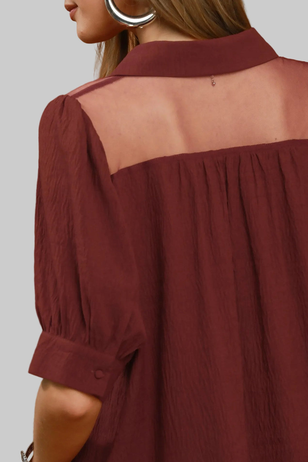 SHORT PUFF SLEEVE POINT COLLARED CONTRAST TOP - BURGUNDY