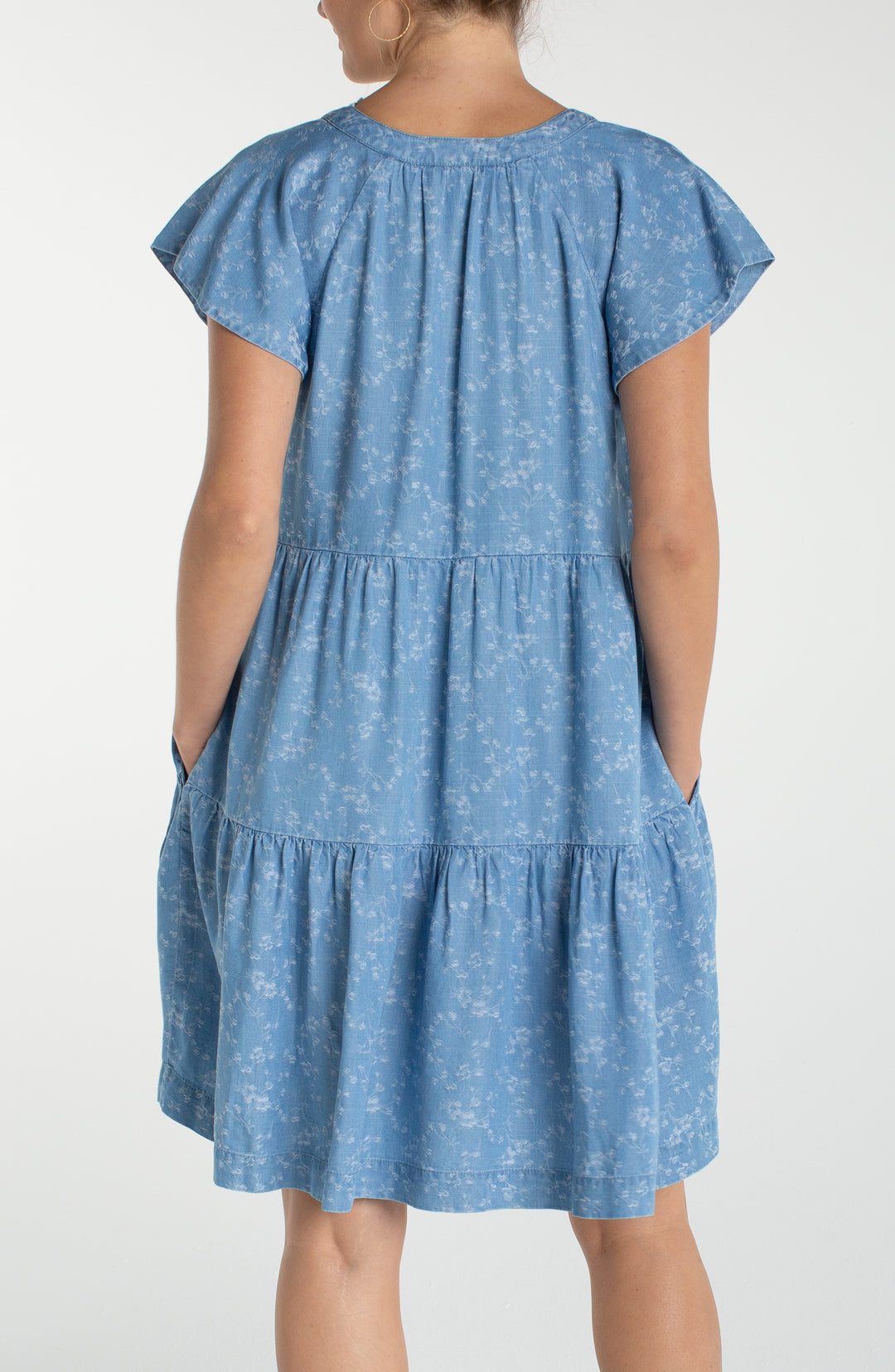 TIERED FLUTTER SLEEVE SHORT DRESS - INDIGO ROSES