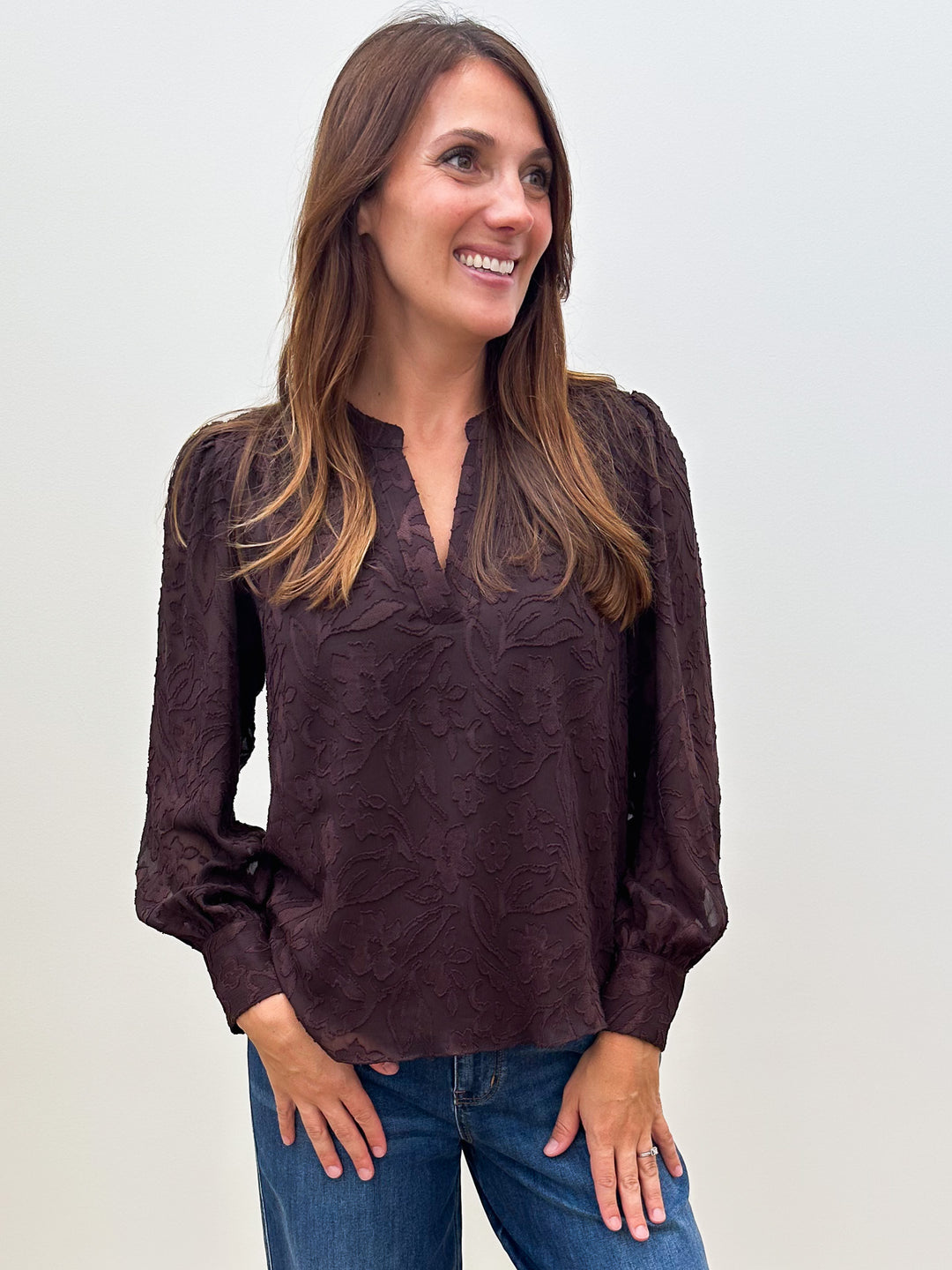 L/S FLORAL JACQUARD BLOUSE - BROWN