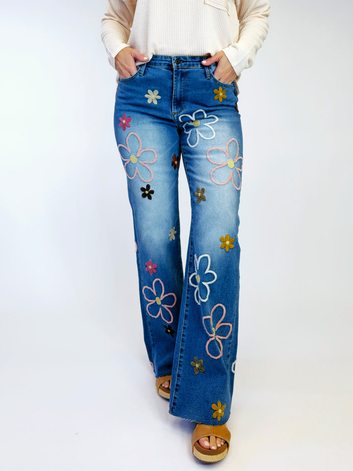 FLOWER EMBROIDERY DENIM PANTS - DENIM