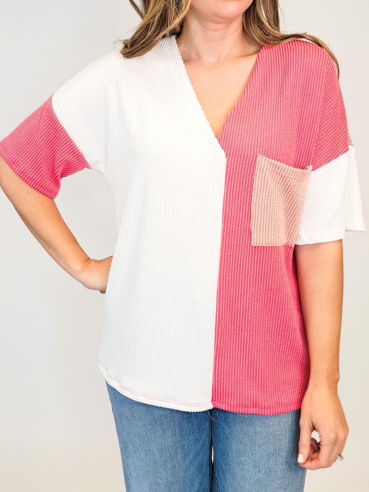 V-NECK COLOR BLOCKED RIBBED TOP - OFF WHITE/CORAL