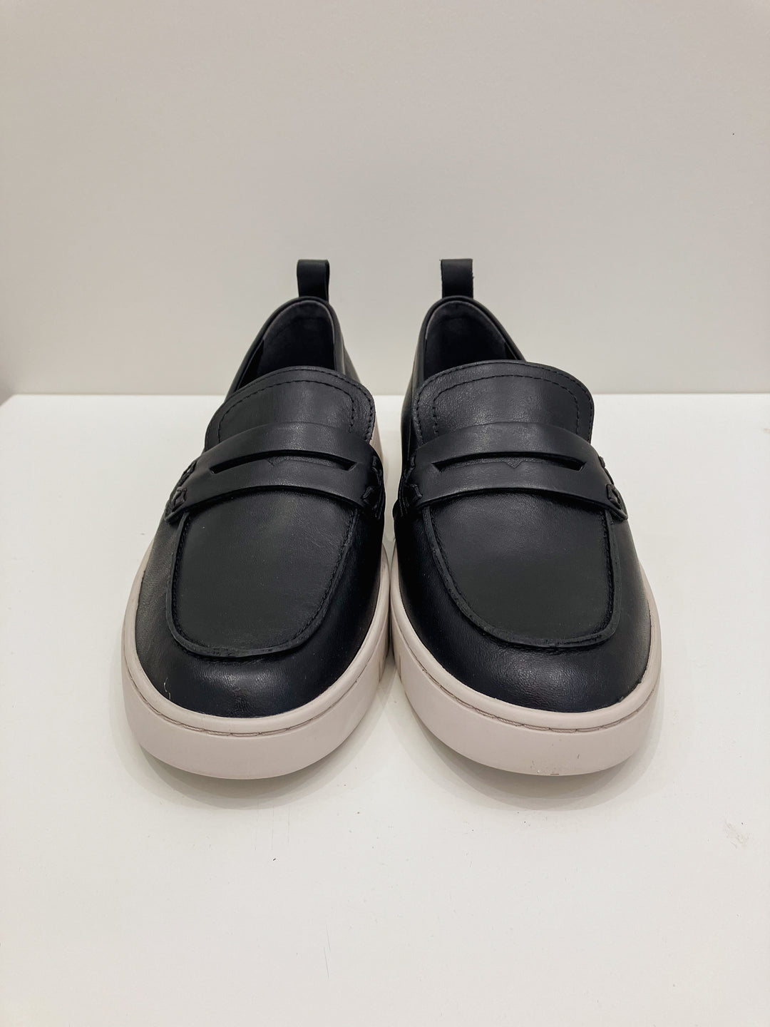 VIONIC UPTOWN SLIP ON LOAFER - BLACK