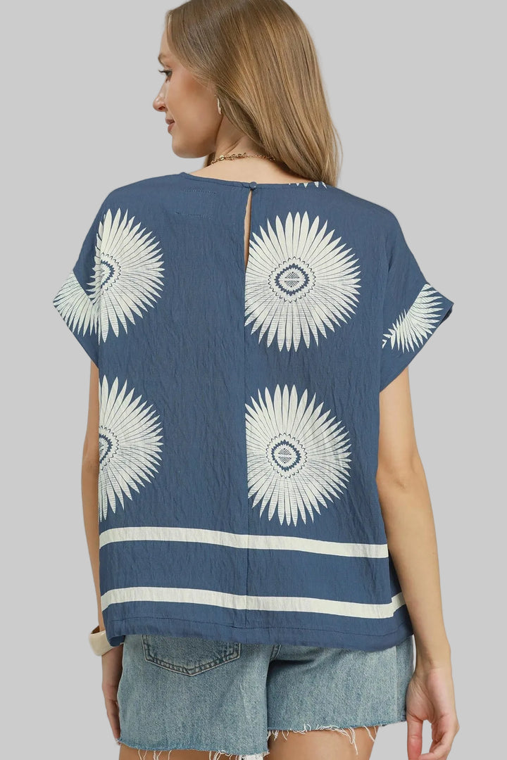 SHORT SLEEVE ABSTRACT PRINT TIE HEM TOP - DENIM BLUE