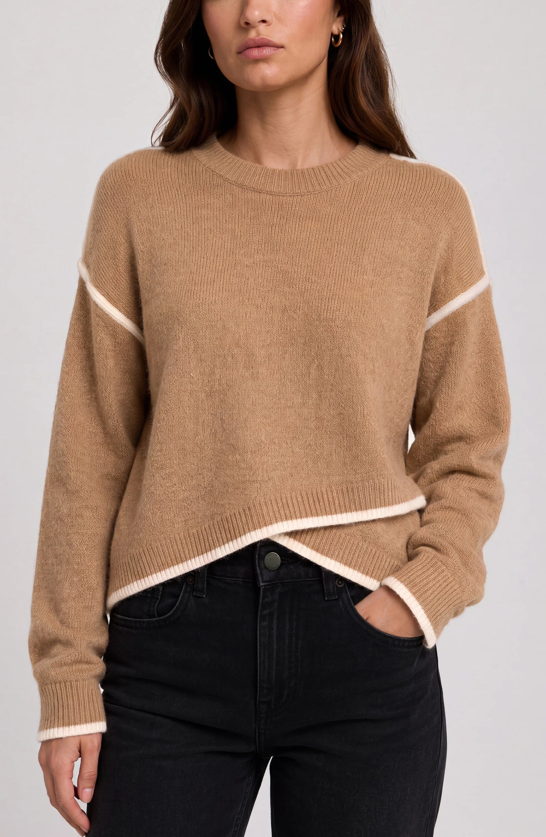 PETITE L/S CREW NECK SWEATER W/TULIP HEM - CAMEL W/CREAM