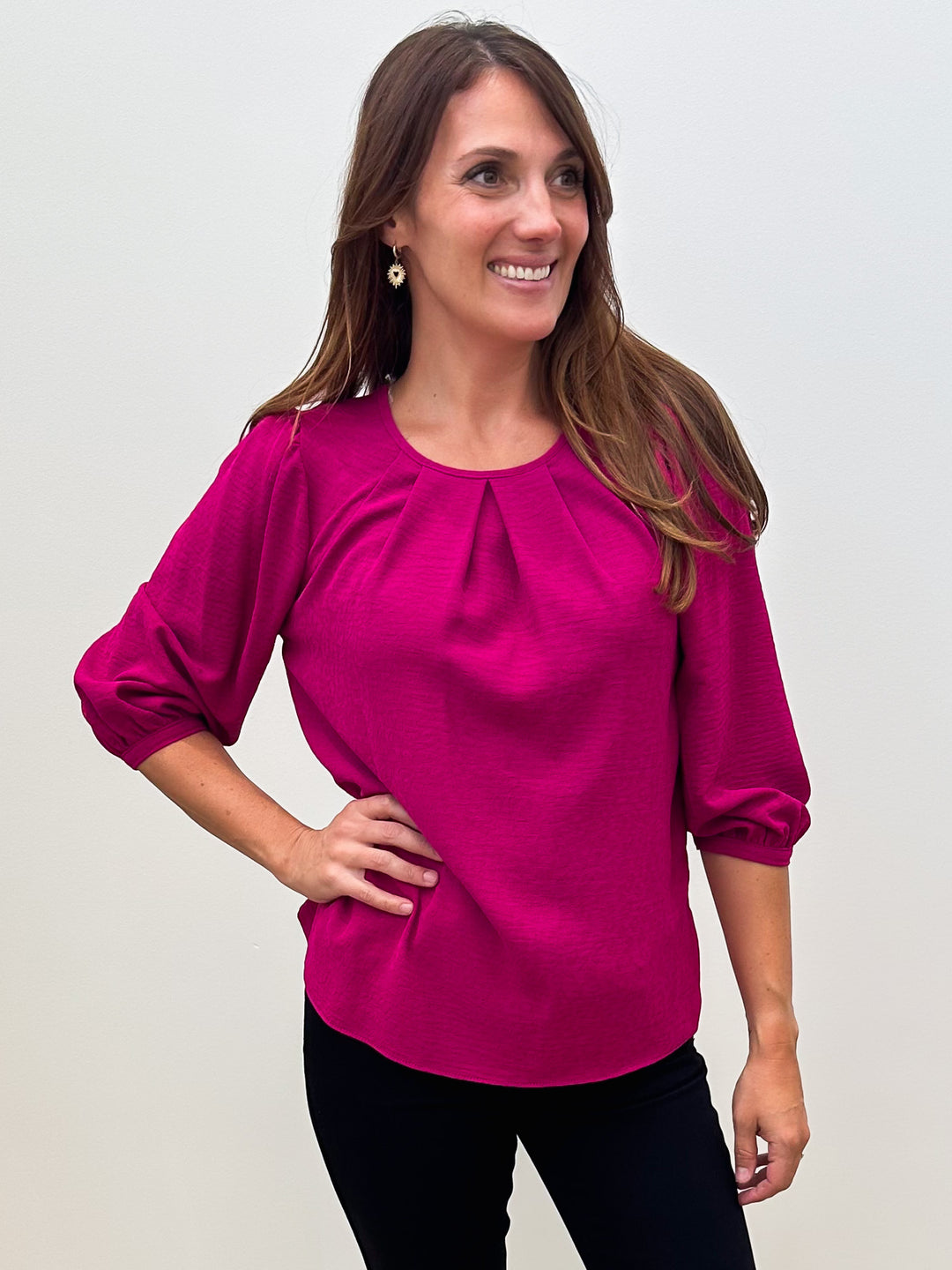 3/4 SLEEVE PLEAT DETAIL TOP W/BACK KEYHOLE - MAGENTA