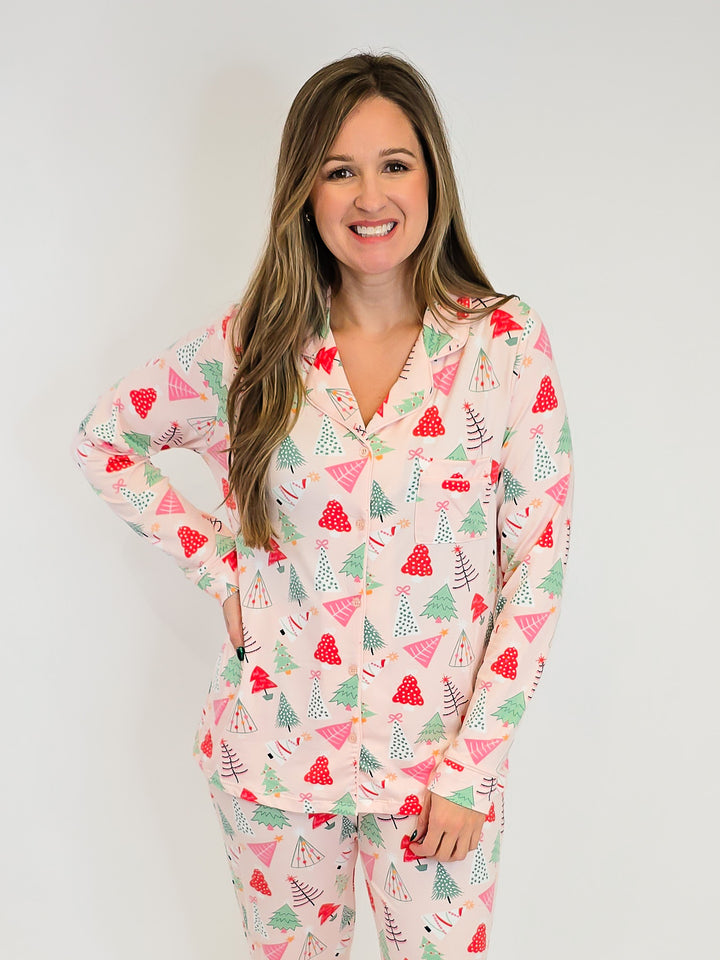 LONG SLEEVE BUTTON UP PAJAMA TOP - CREAMY PEACH CHRISTMAS