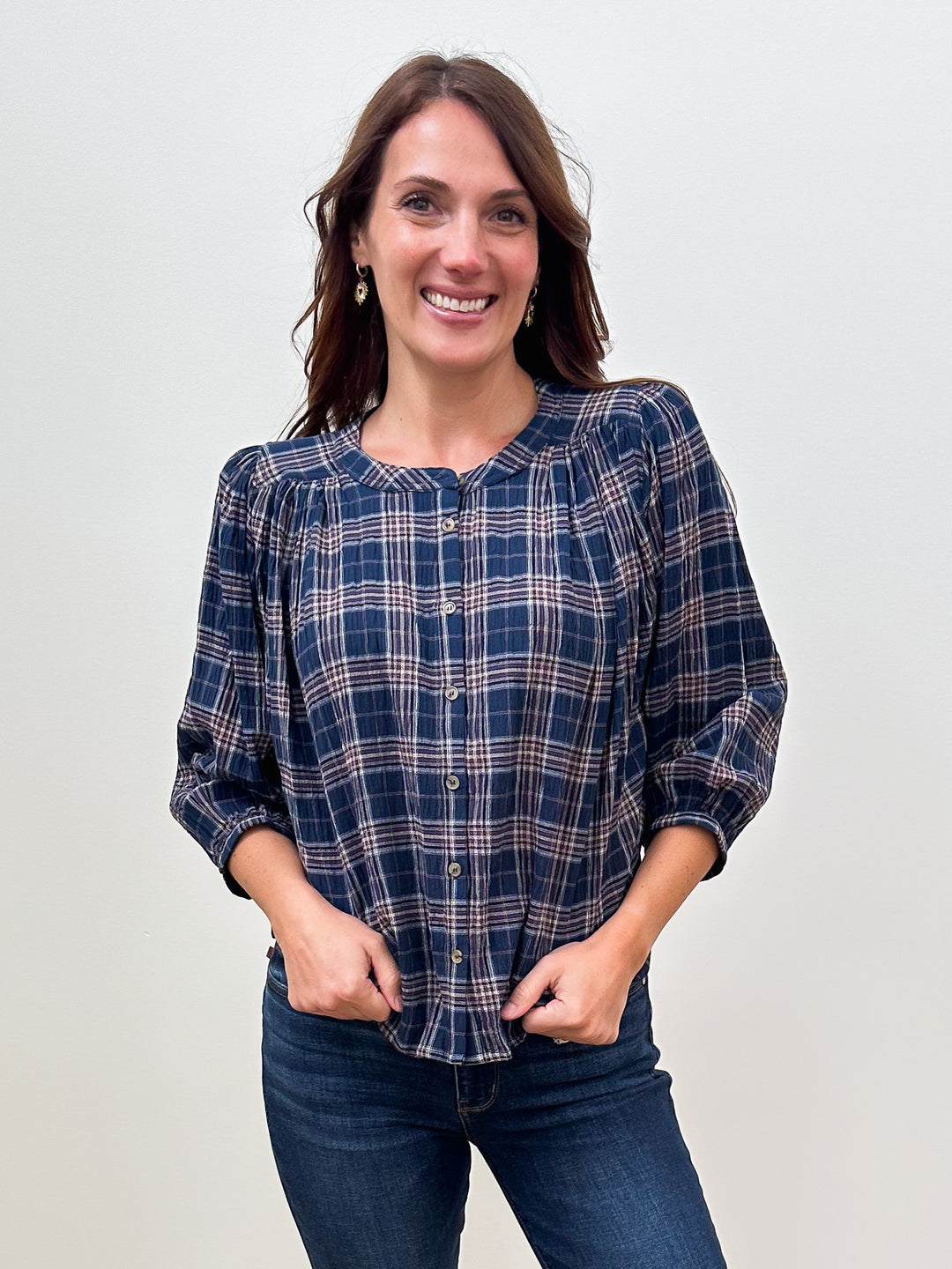 BUBBLE SLEEVE PLAID BUTTON DOWN BLOUSE - NAVY