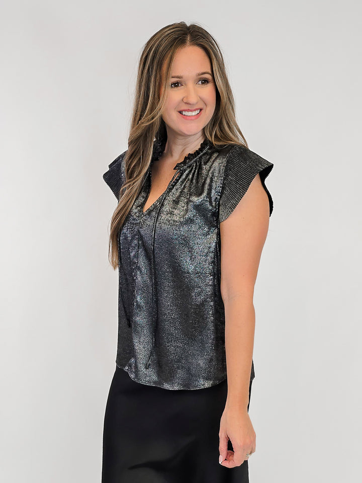 METALLIC PLEATS CAP SLEEVE TOP - SILVER