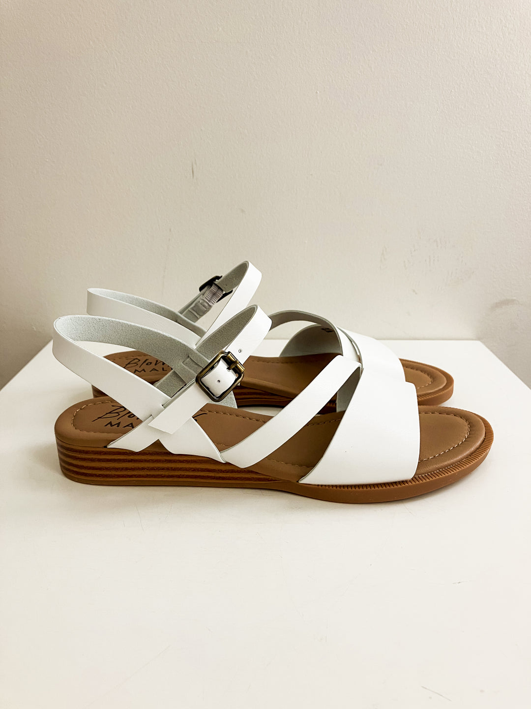 BLOWFISH ARROW STRAPPY FLAT SANDAL - WHITE
