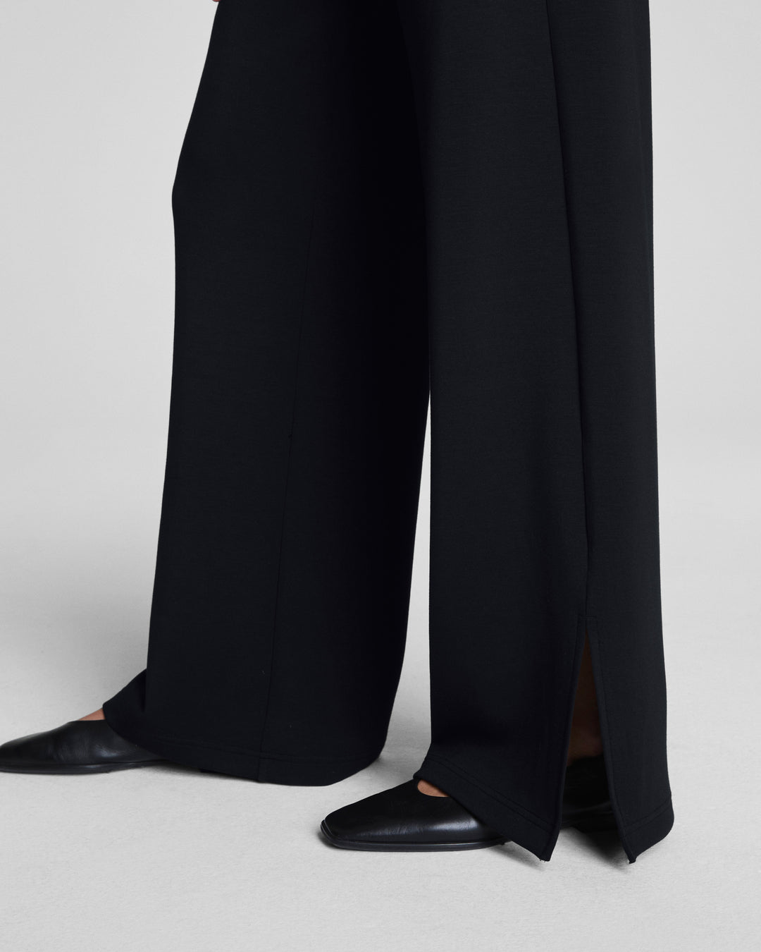 SPANX AIRESSENTIALS SMOOTH FRONT WIDE LEG PANT - VERY BLACK