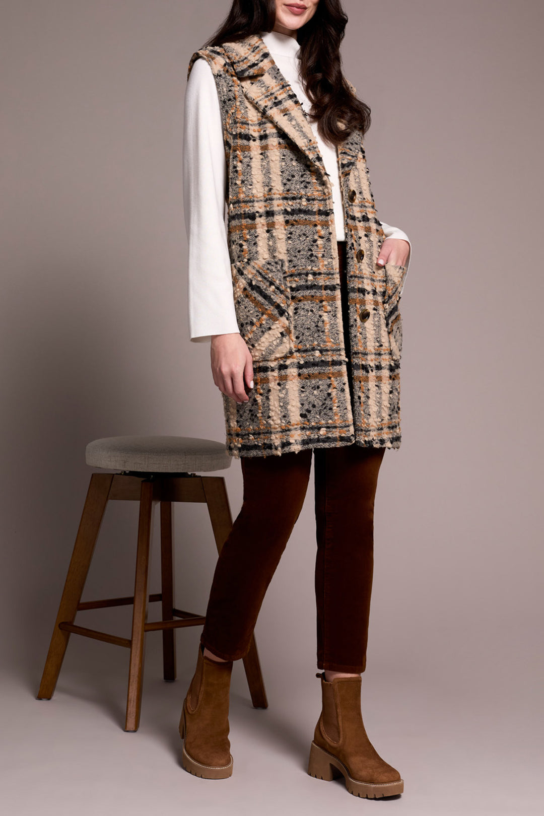 WIDE NOTCH COLLAR BUTTON FRONT VEST - SANDSTONE