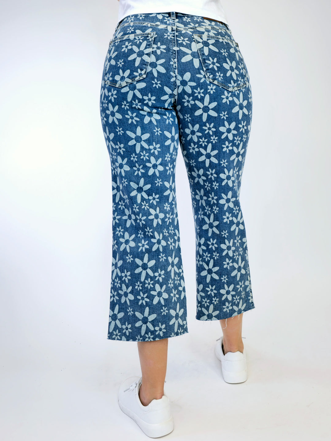 JUDY BLUE HW FLOWER PRINT CROP WIDE JEANS - MEDIUM - 24" INSEAM