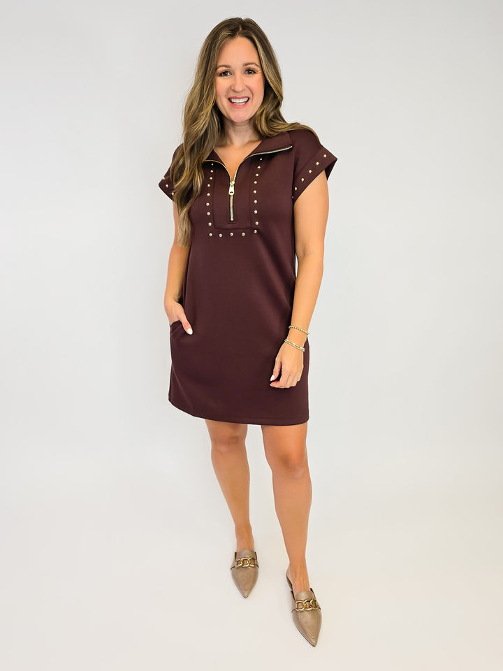 SCUBA SHORT DRESS WITH GOLD ACCENT - BROWN