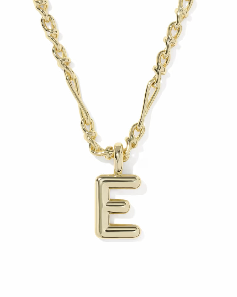 KENDRA SCOTT BUBBLE LETTER E SHORT PENDANT NECKLACE - GOLD