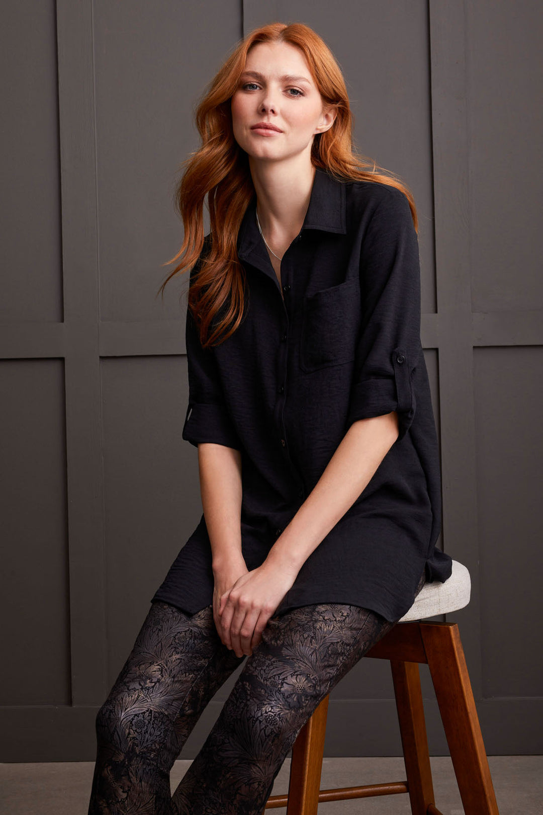 PEBBLE CREPE ROLL SLEEVE TUNIC SHIRT - BLACK