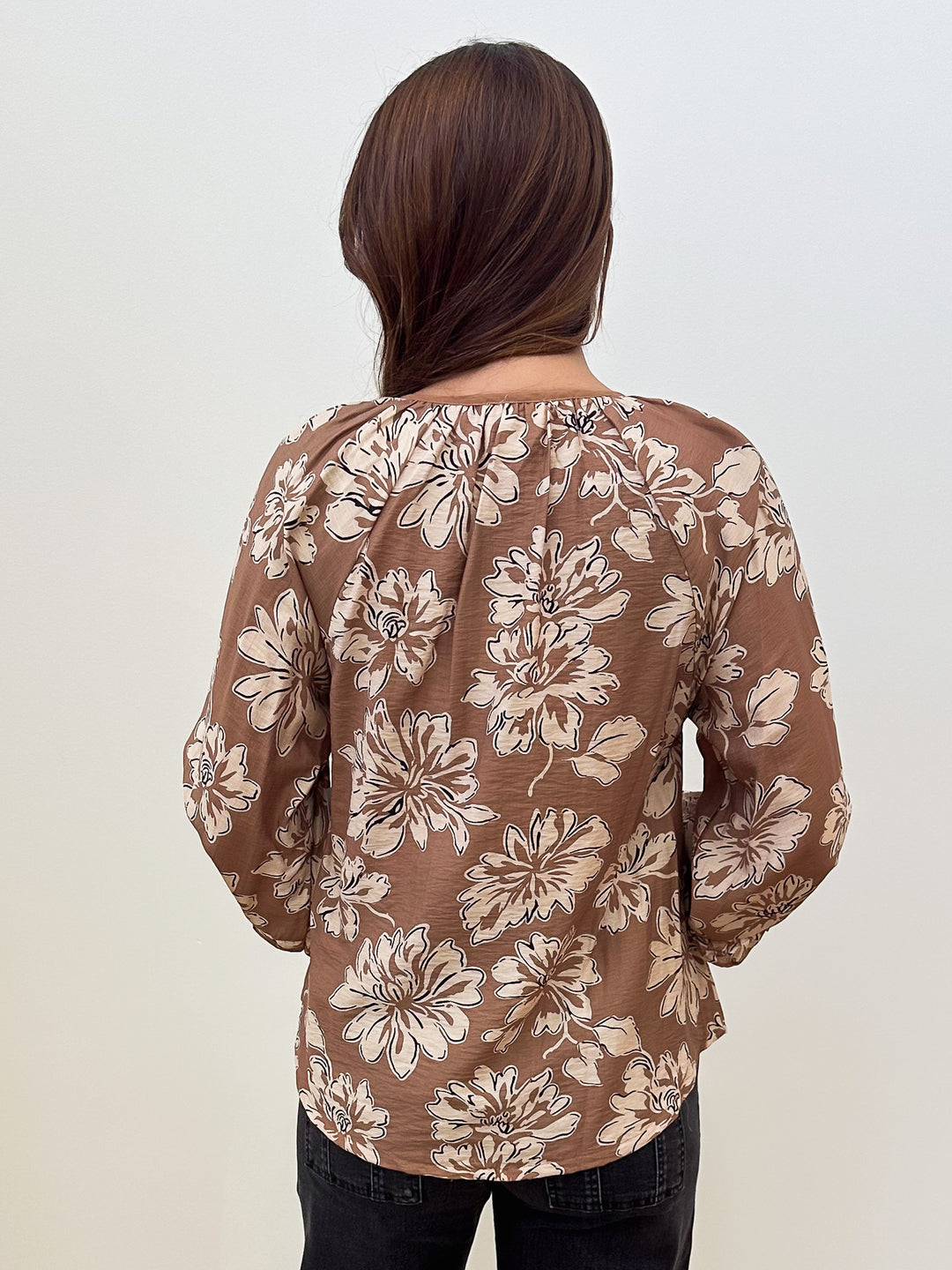 RUFFLE L/S FLORAL BUTTON DOWN BLOUSE - CHESTNUT