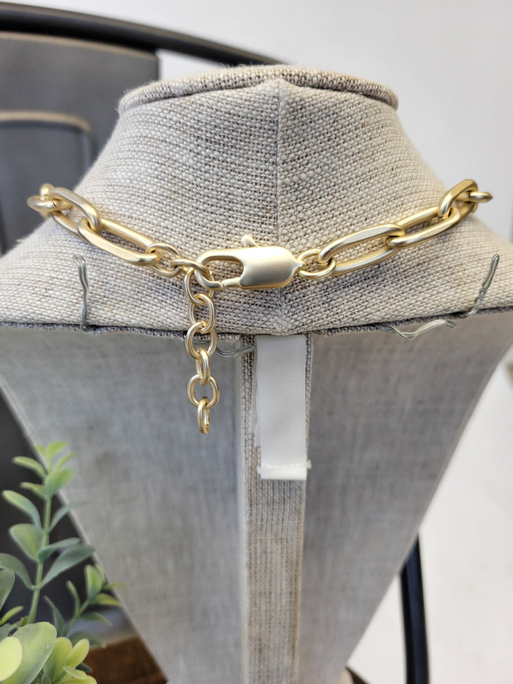 CHUNKY CHAIN LINK NECKLACE - MATTE GOLD