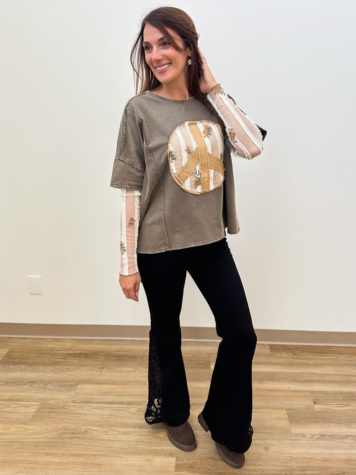 OVERSIZED PEACE PATCH WASHED KNIT TOP - ASH