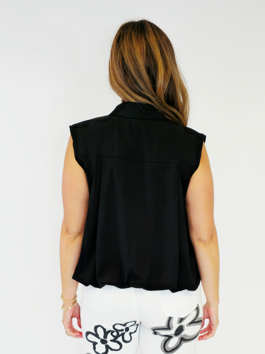 BUTTON FRONT SLEEVELESS COLLARED TOP - BLACK