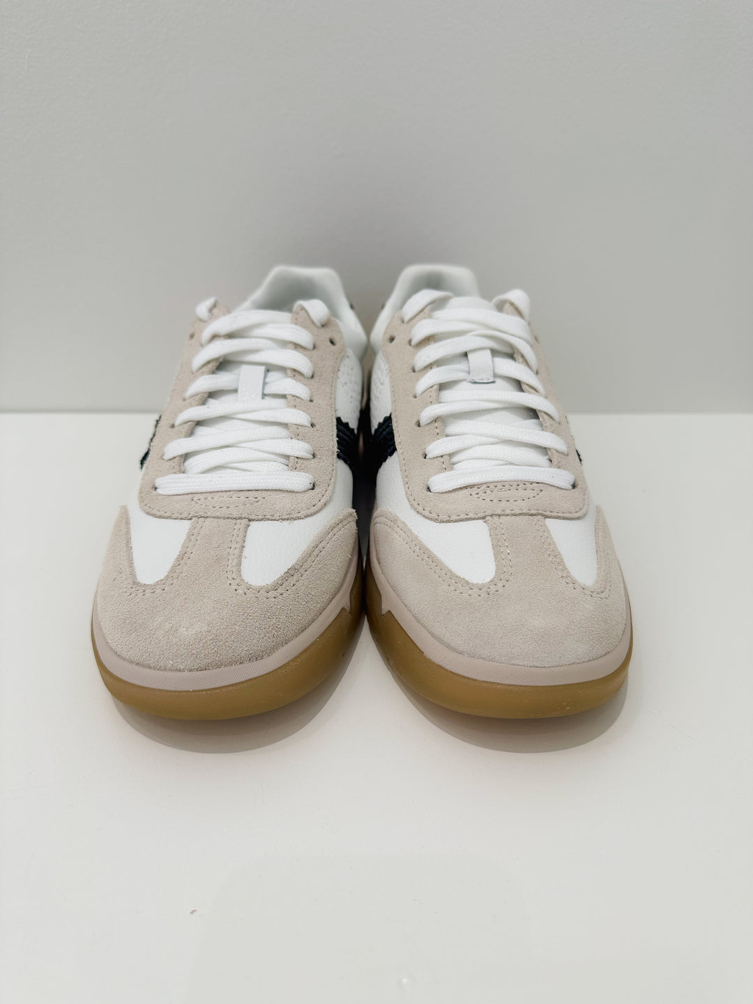 VIONIC CITY WALK LEATHER SHOES - WHITE/BLACK