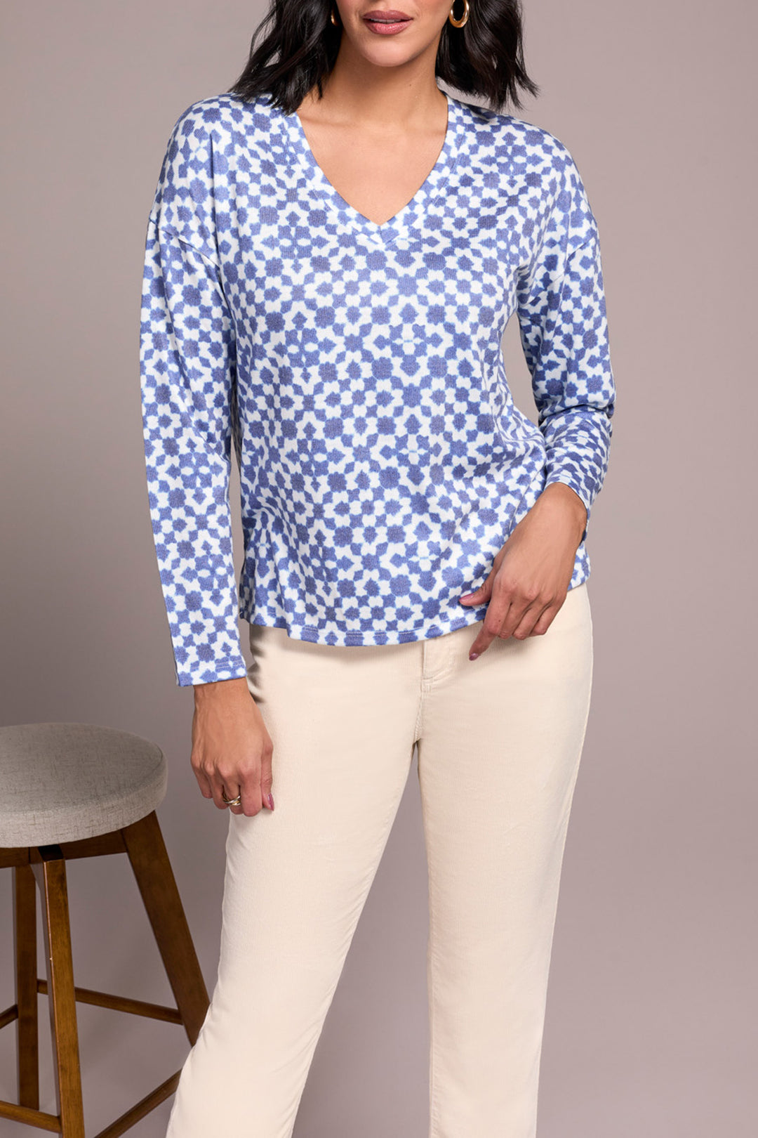 V-NECK KNIT TOP W/SIDE SLITS - ULTRA BLUE