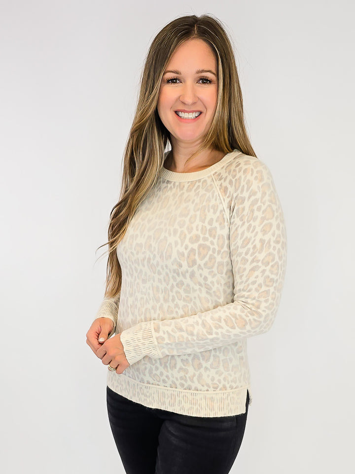 LEOPARD PRINT RAGLAN SLEEVE PULLOVER SWEATER - CAMEL