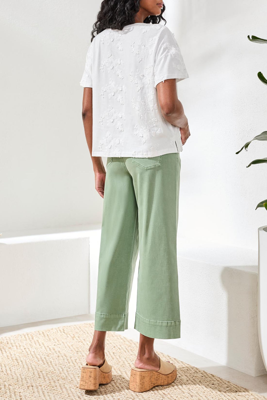 SHORT SLEEVE CREW NECK TOP - WHITE