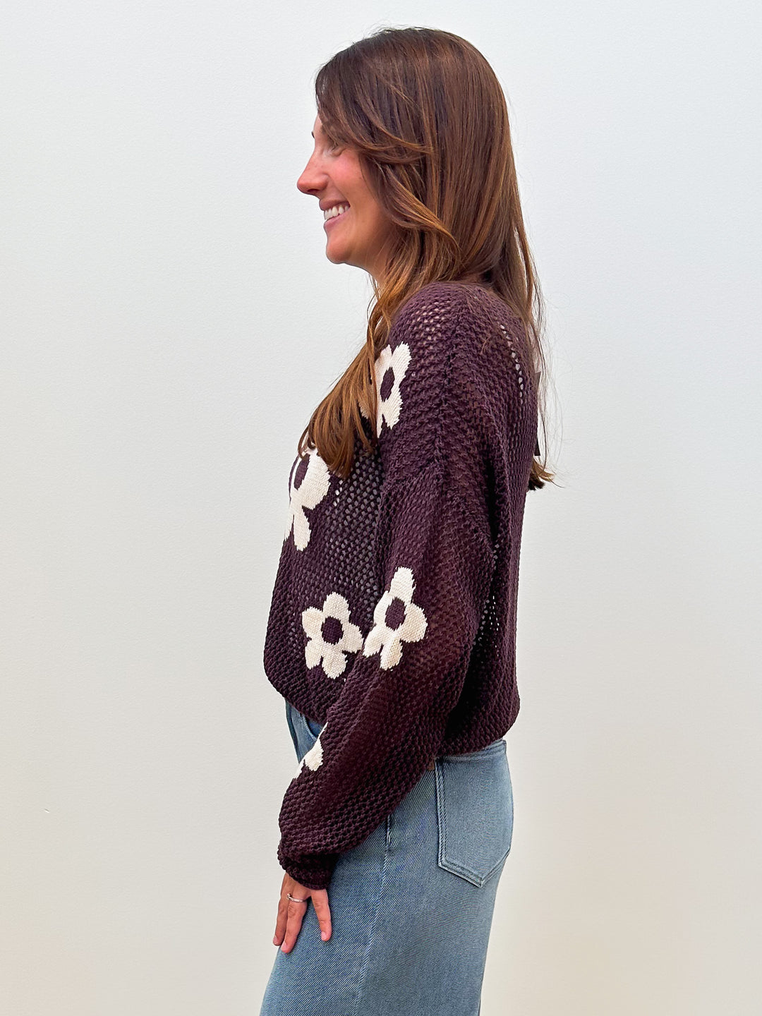 LIGHTWEIGHT OPEN KNIT FLORAL SWEATER - BLACKBERRY
