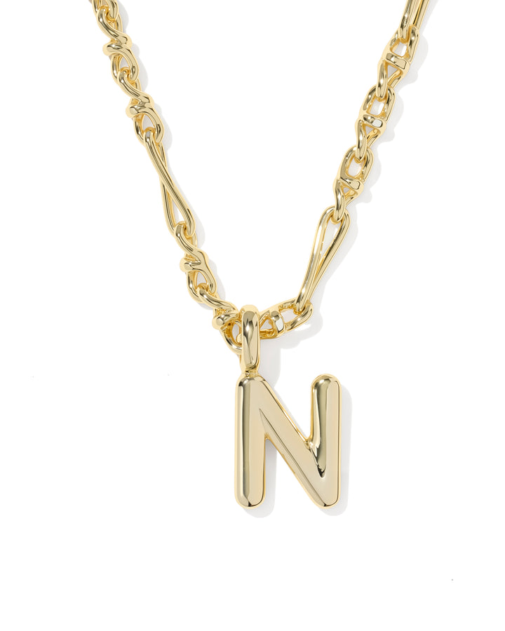 KENDRA SCOTT BUBBLE LETTER N SHORT PENDANT NECKLACE - GOLD