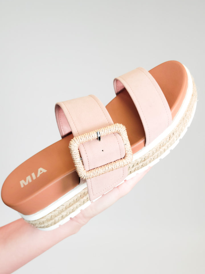 MIA KENZY PLATFORM SANDALS - BLUSH