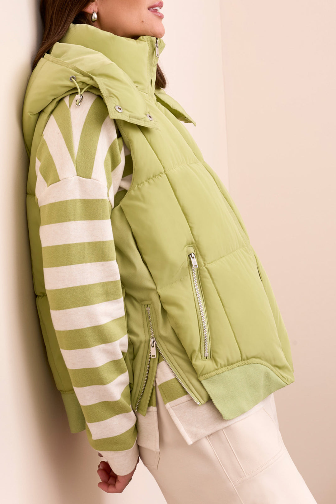 QUILTED VEST W/REMOVABLE HOOD - WASABI