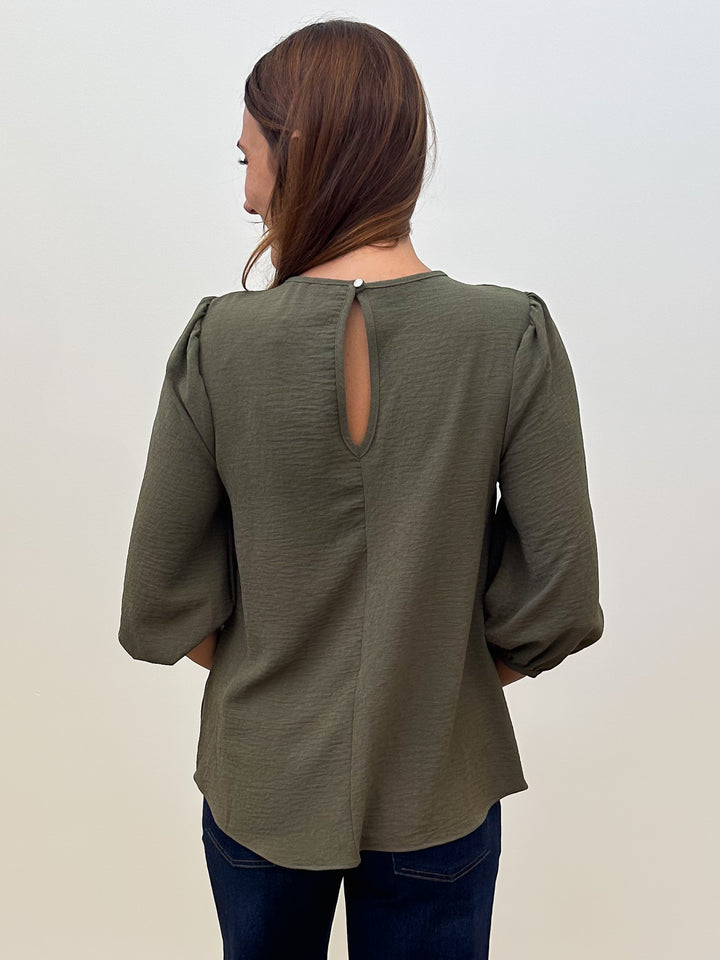 3/4 SLEEVE PLEAT DETAIL TOP W/BACK KEYHOLE - OLIVE