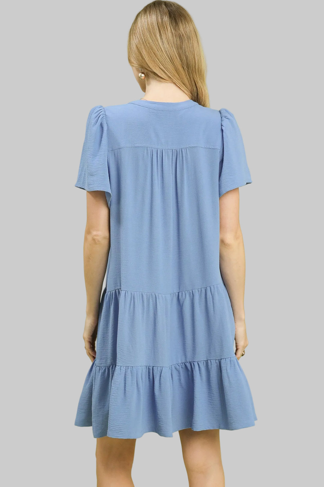 SOLID V-NECK TIERED SHORT DRESS W/FLUTTER SLEEVES - PERI BLUE