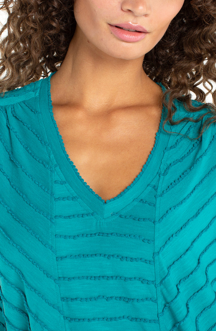 SHORT SLEEVE V-NECK KNIT TOP W/MITER DETAIL - TEAL TIDE
