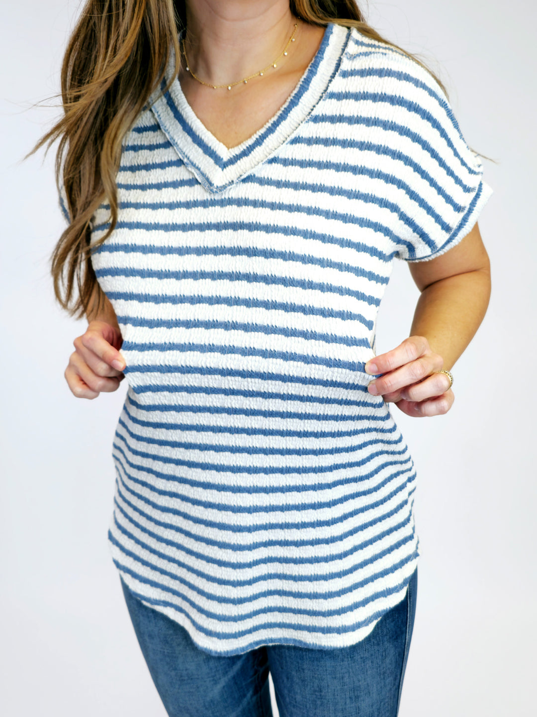 JACQUARD STRIPED VNECK TOP - CREAM/CHAMBRAY