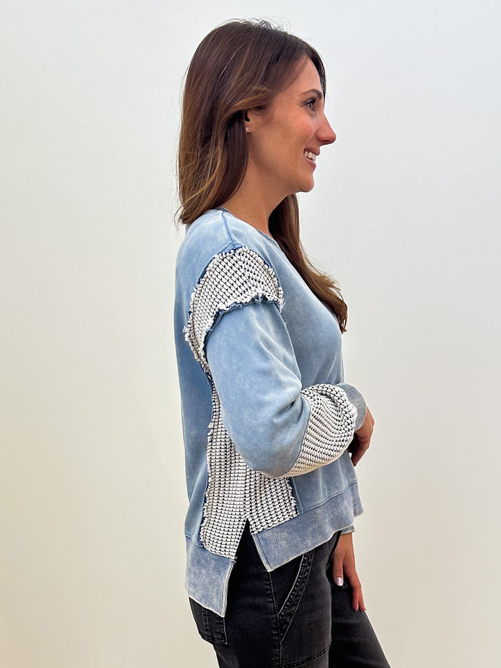 MIXED MEDIA WASHED SWEATSHIRT - WASHED SOFT BLUE