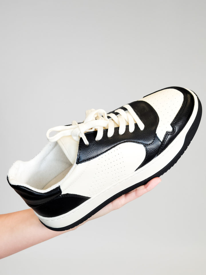 KASS LEATHER SNEAKER - BLACK/WASHED WHITE