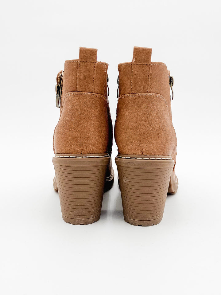 CORKY'S 'ROCKY TOP' ZIP UP BOOTIE - CAMEL