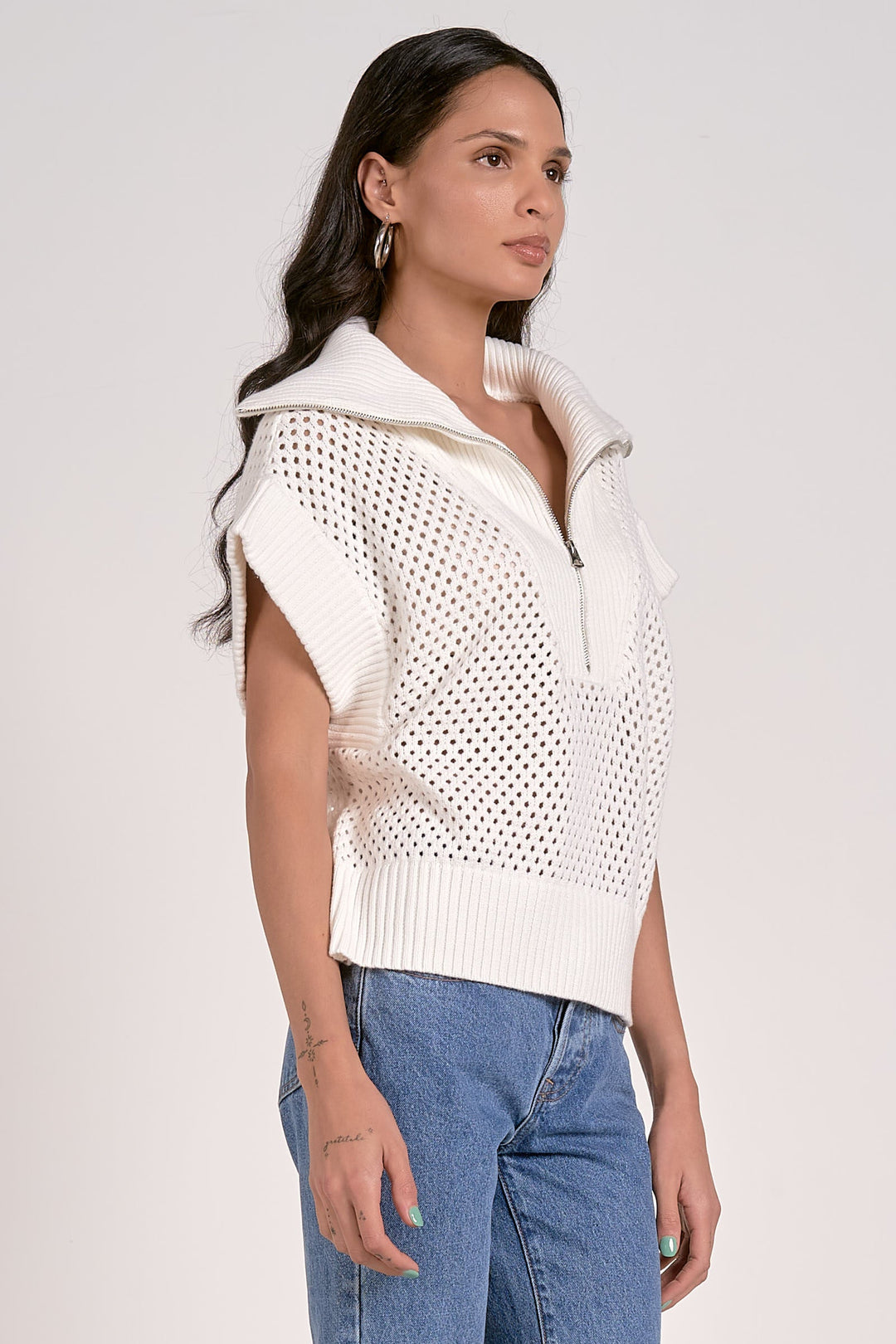 HALF ZIP COLLARED SHORT SLEEVE TOP - WHITE