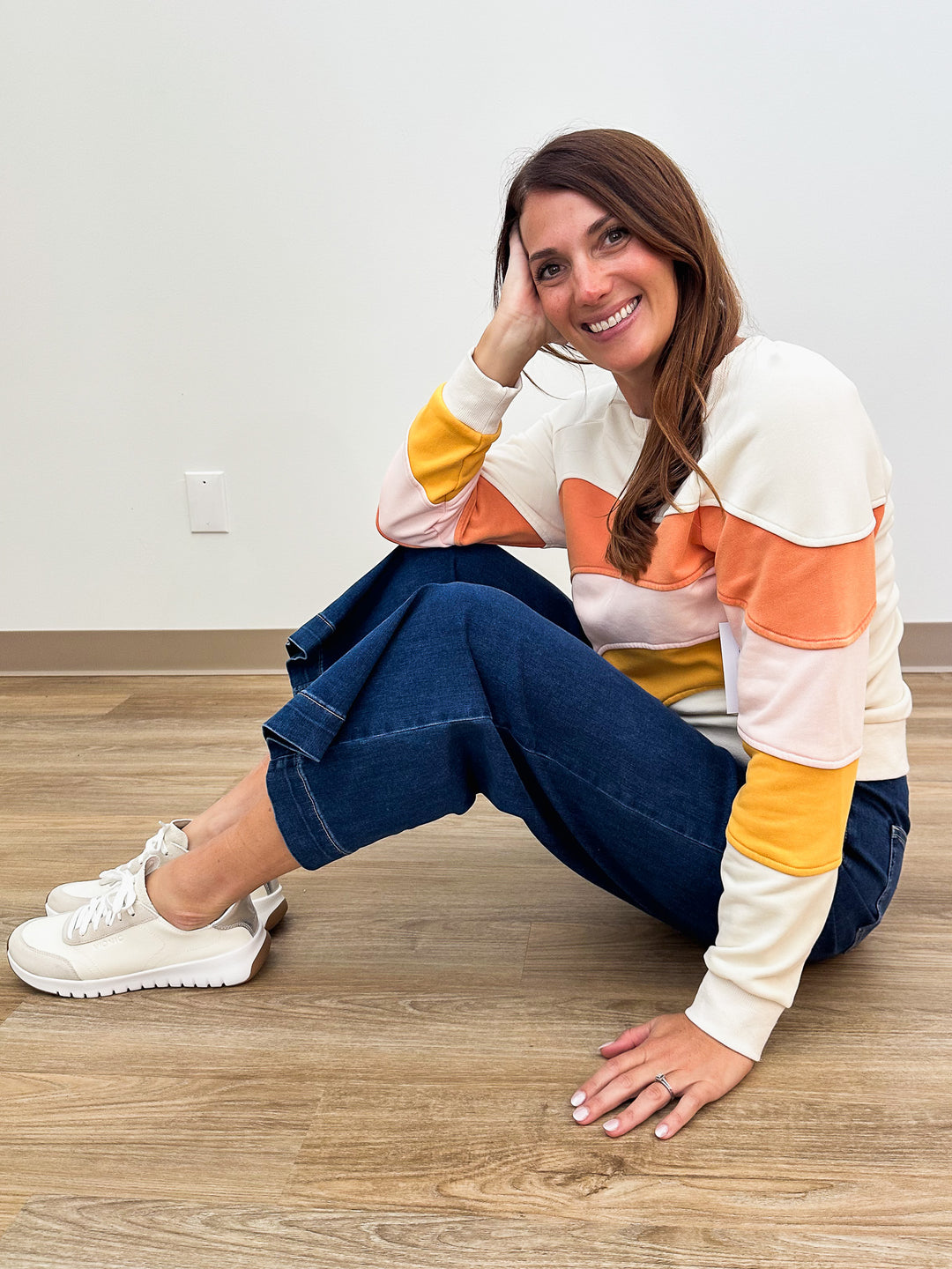 L/S CURVED COLOR BLOCKED WASHED TERRY TOP - STONE