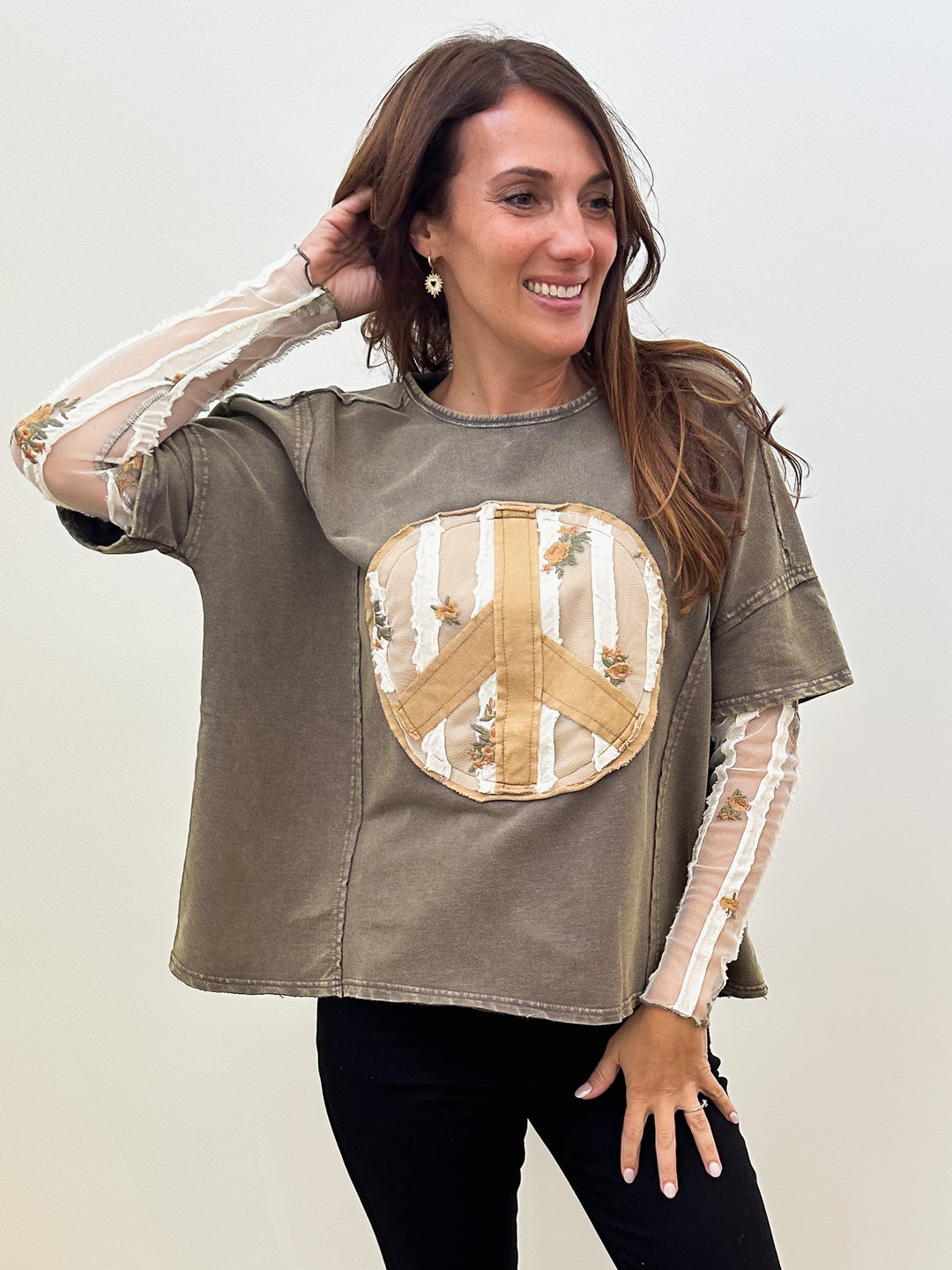 OVERSIZED PEACE PATCH WASHED KNIT TOP - ASH