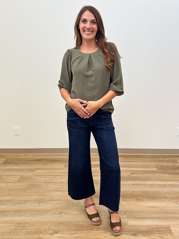 3/4 SLEEVE PLEAT DETAIL TOP W/BACK KEYHOLE - OLIVE