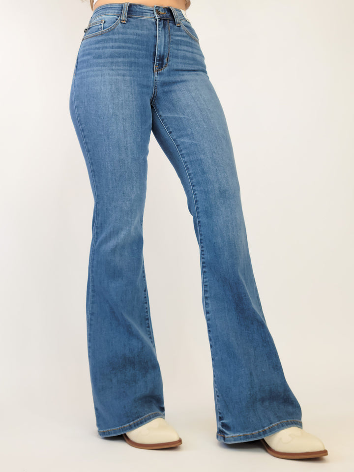 JUDY BLUE HIGH WAIST CLASSIC FLARE - MEDIUM WASH - 33.5" INSEAM