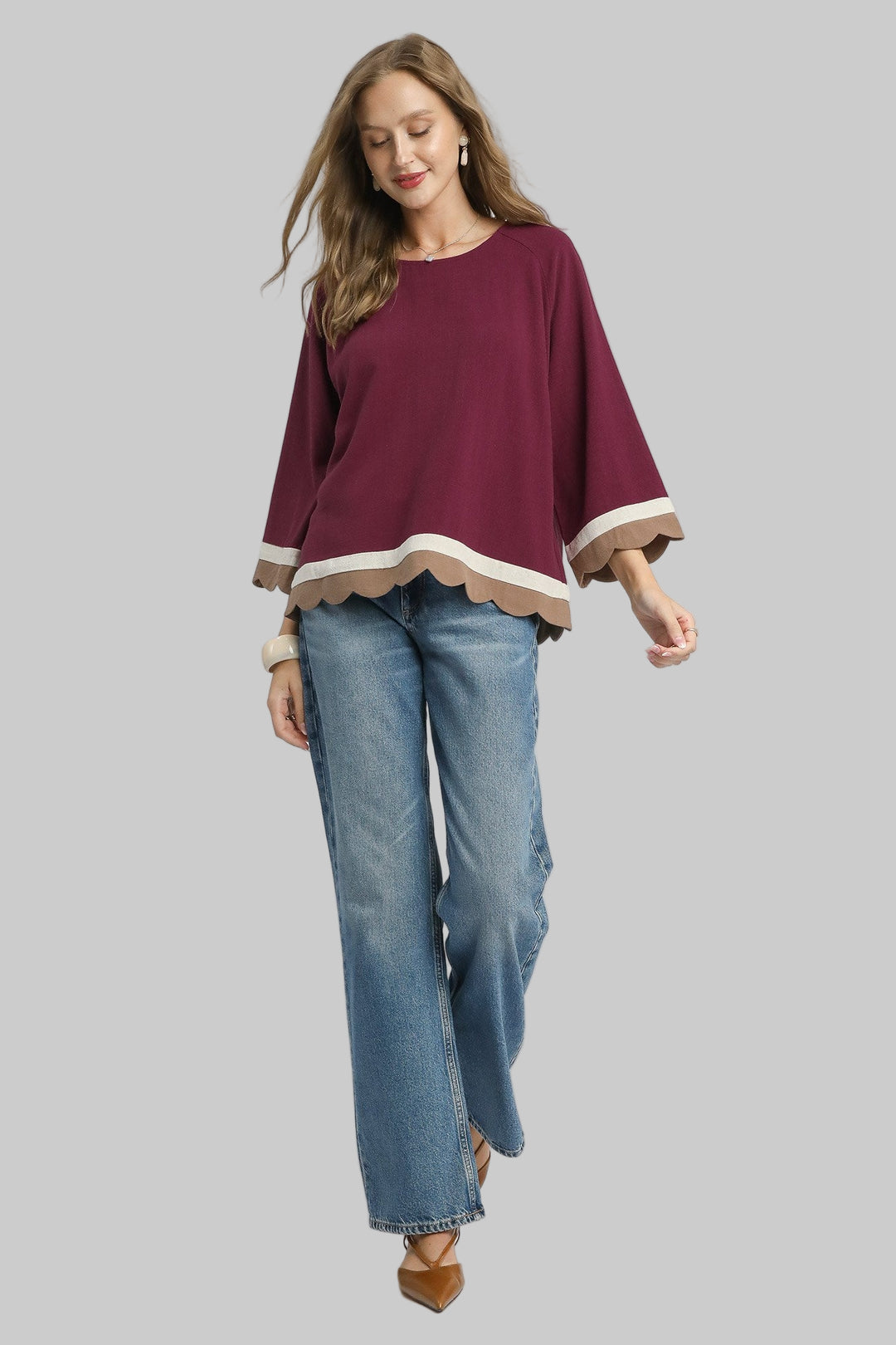SCALLOPED HEM COLOR BLOCK TOP - MERLOT