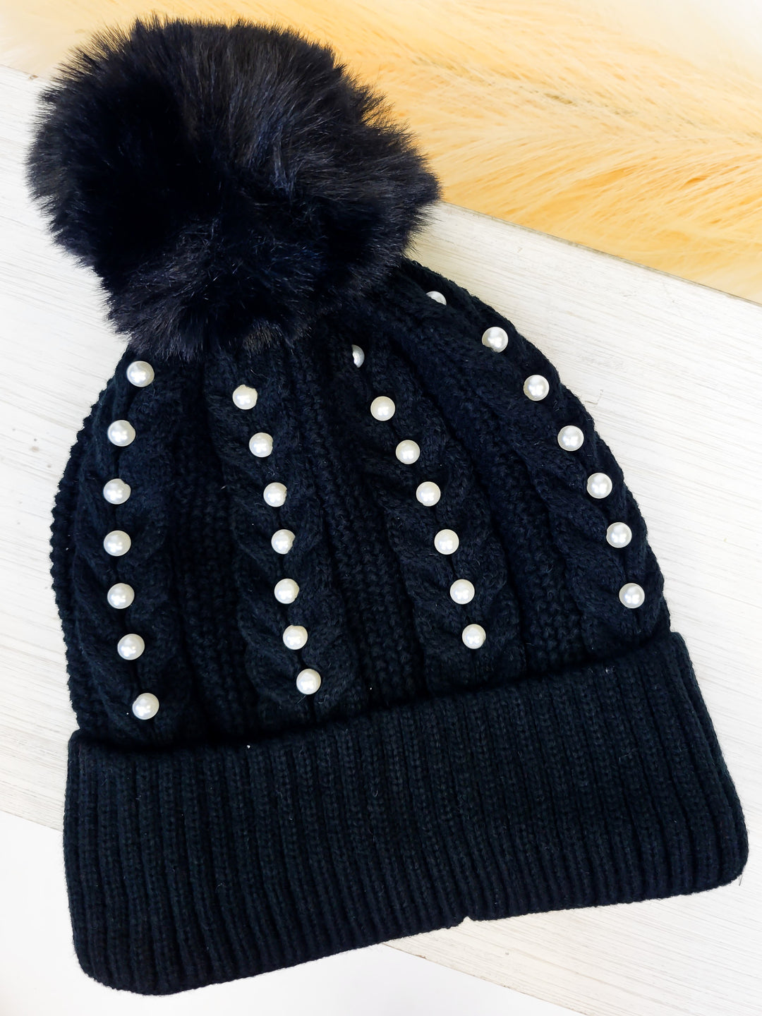 FUR LINING CABLE KNIT HAT W/PEARLS - BLACK