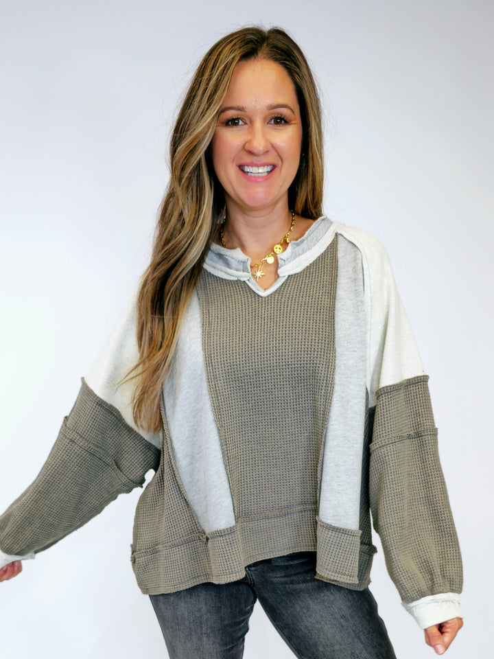 OVERSIZED THERMAL DISTRESSED TOP - GREY MIX