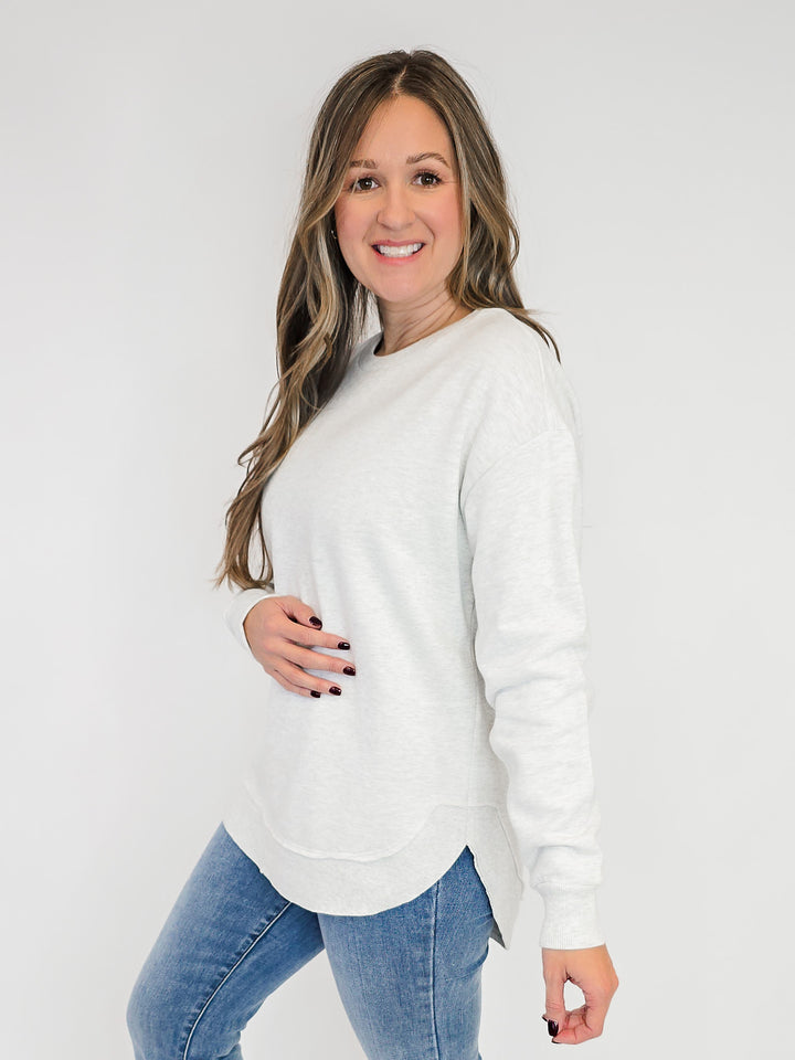 ROYCE LONG SLEEVE ROUNDED HI/LO HEM PULLOVER - OATMEAL