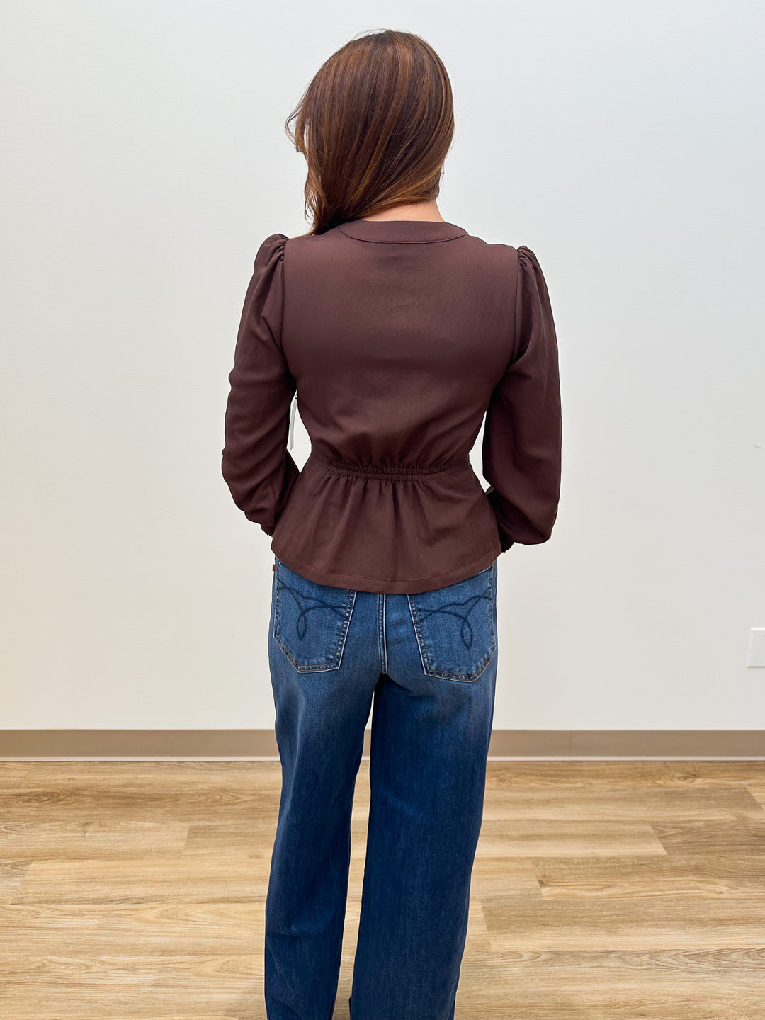 L/S SPLIT NECK PINTUCKED BUTTON UP TOP - COCOA
