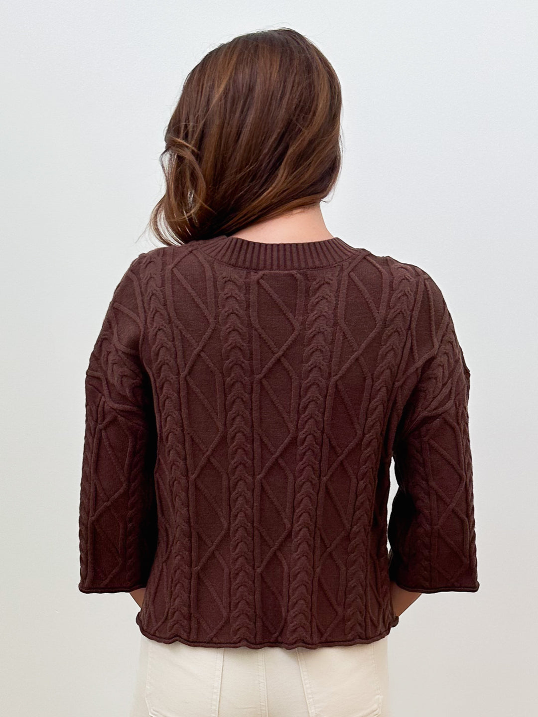 3/4 SLEEVE CABLE KNIT SWEATER - BROWN