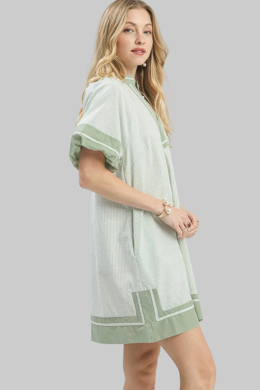 PUFF SHORT SLEEVE STRIPED MIXED V-NECK SHORT DRESS - SAGE
